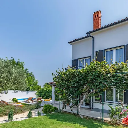 3 Bedroom Gorgeous In Vakantiehuis *