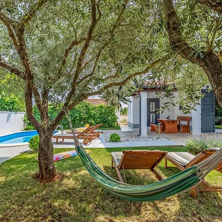 Vakantiehuis 3 Bedroom Gorgeous In *