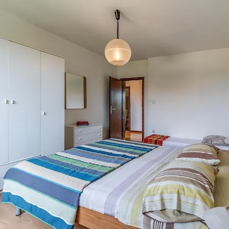 3 Bedroom Gorgeous In Valbandon